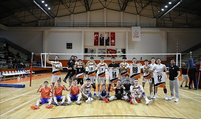 İnegöl Belediyespor Set Vermedi